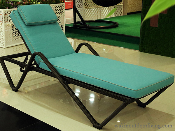 LY16063 Hot sale Golden Wicker Weaving Sun Lounge Bed Dubai